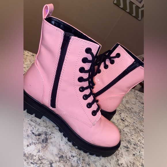 Pink combat boots - Picture 1 of 1